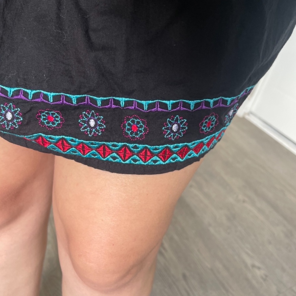 Western style dress - Picture 2 of 3